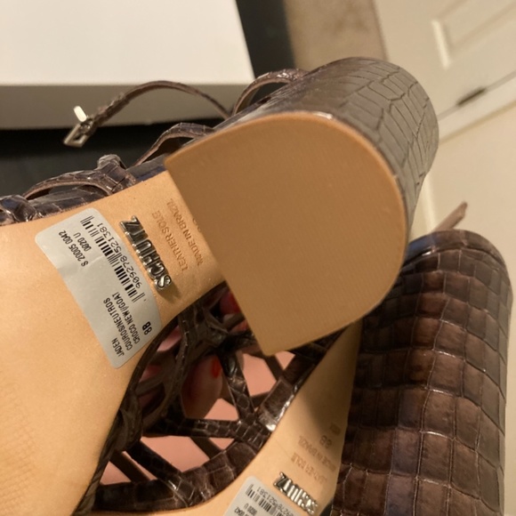 Schultz heels - Picture 3 of 3